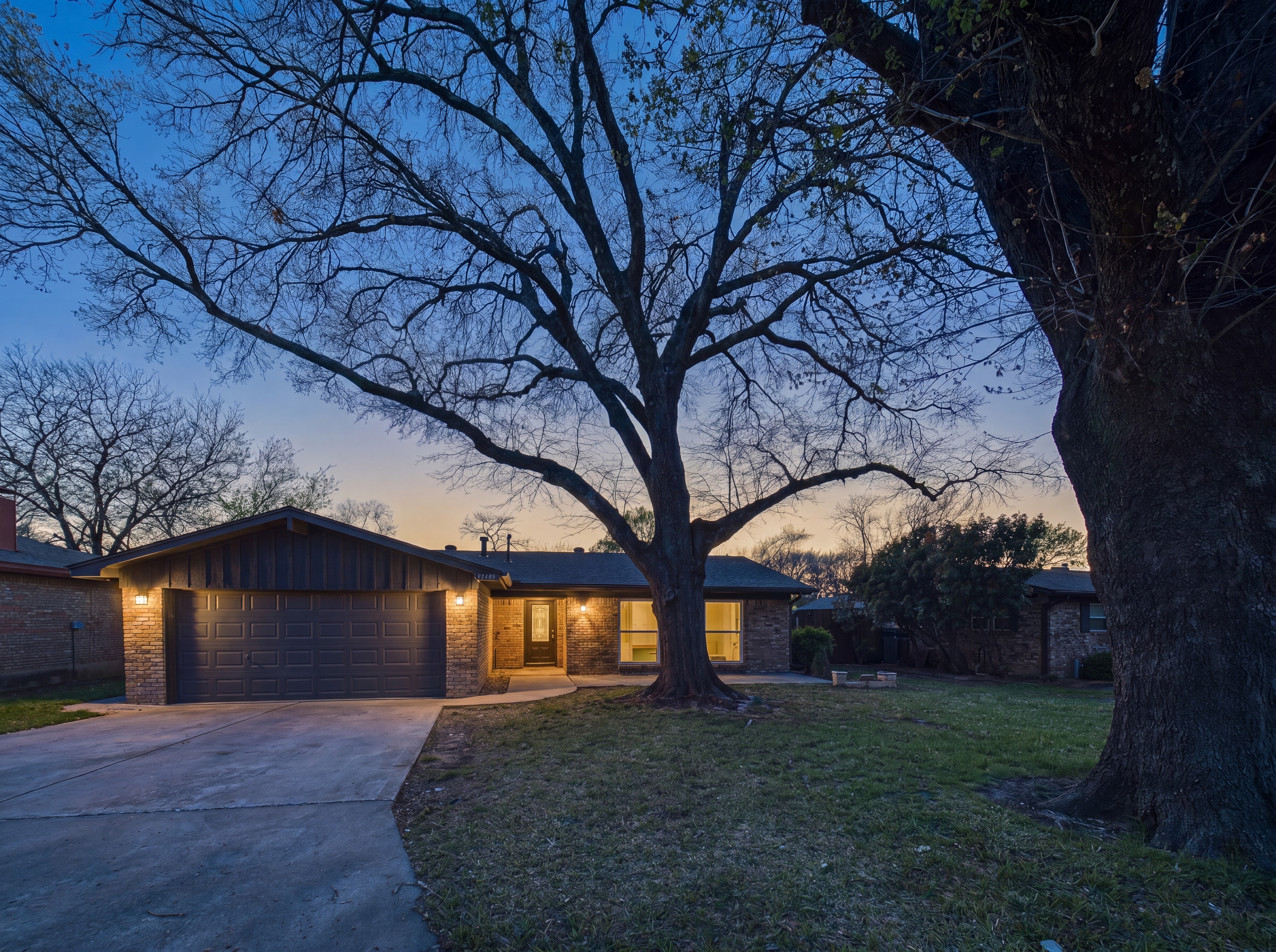 4425 Sugar Mill Rd, Dallas twilight
